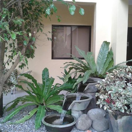 11Th Street Bed And Breakfast Bacolod Esterno foto