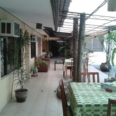 11Th Street Bed And Breakfast Bacolod Esterno foto