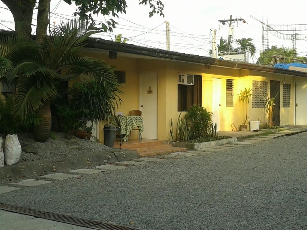 11Th Street Bed And Breakfast Bacolod Esterno foto