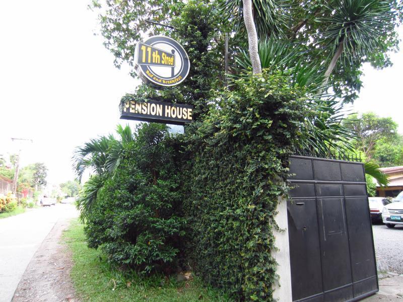 11Th Street Bed And Breakfast Bacolod Esterno foto