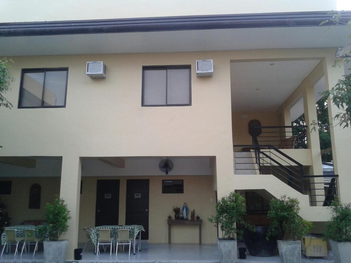 11Th Street Bed And Breakfast Bacolod Esterno foto