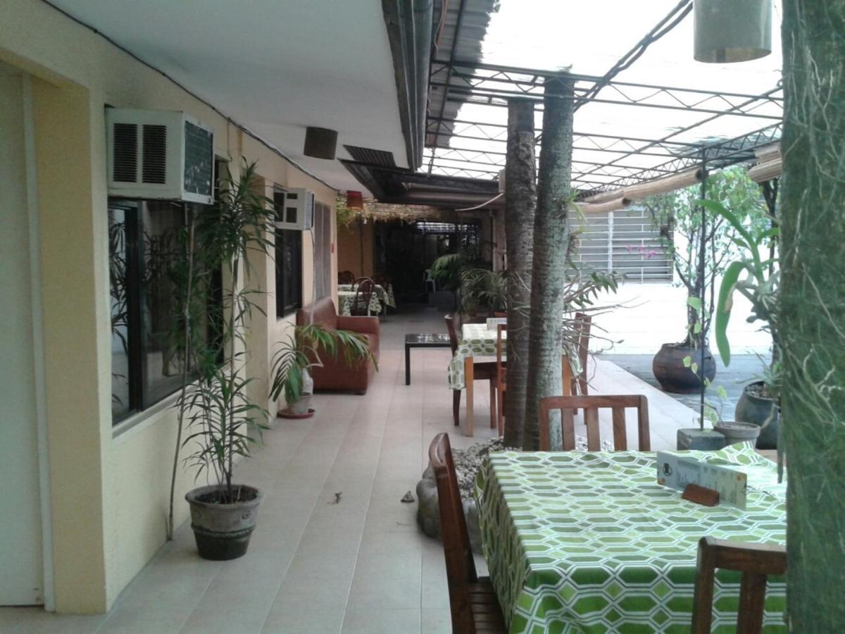 11Th Street Bed And Breakfast Bacolod Esterno foto