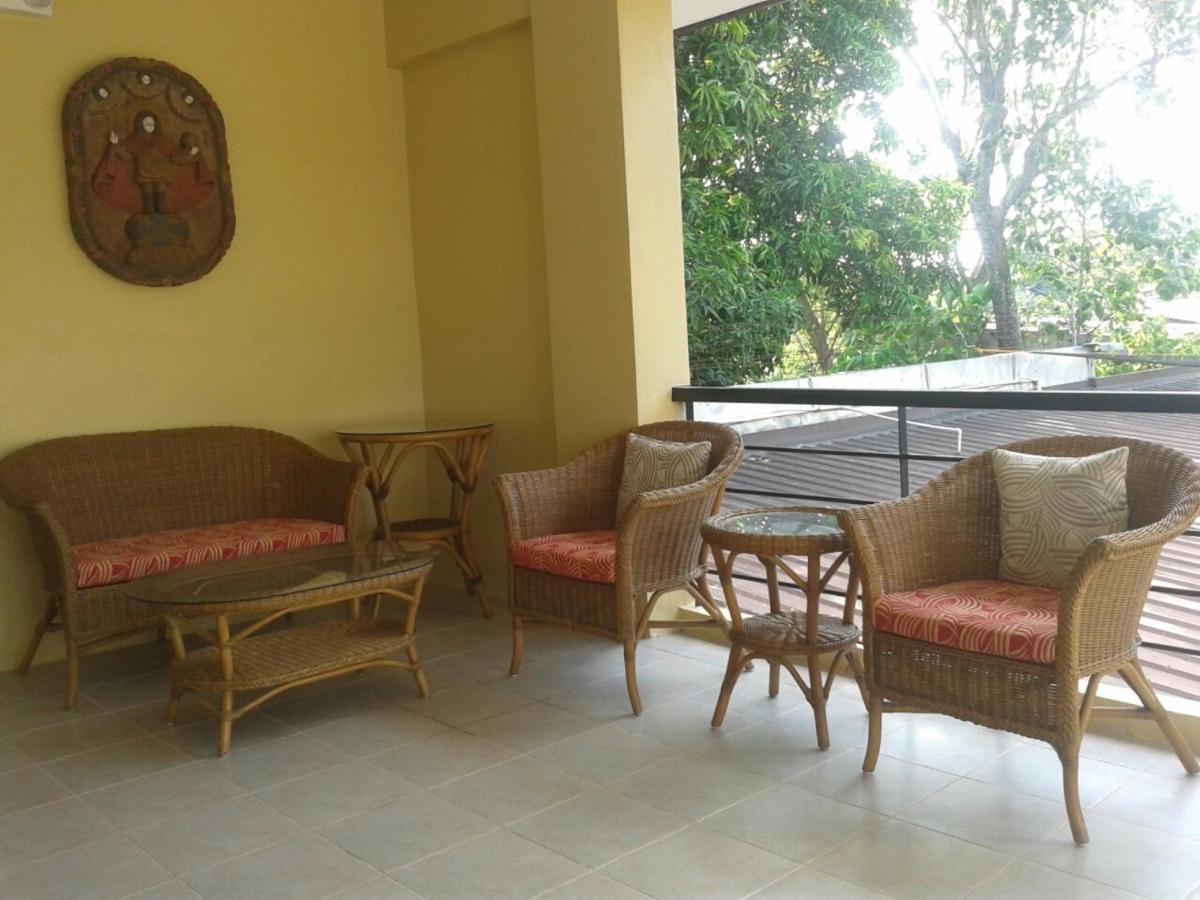 11Th Street Bed And Breakfast Bacolod Esterno foto